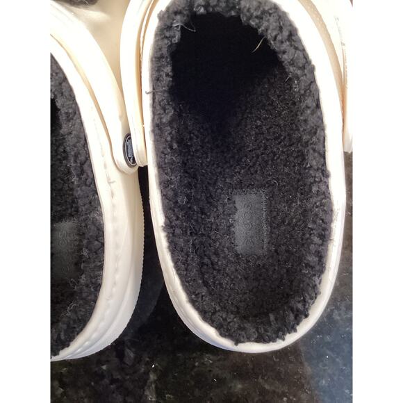 Crocs JUNIORS Classic Lined Super Cute Panda Bear Clog Shoes Black White Size 5 - Picture 7 of 10